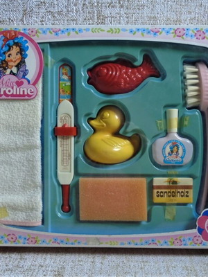 Caroline children's bath toy set new with box