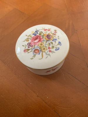 Μπιζουτιέρα πορσελάνης Royal Worcester σε άριστη κατάσταση