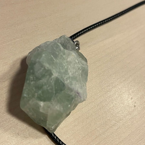 Necklace with green stone emerald new