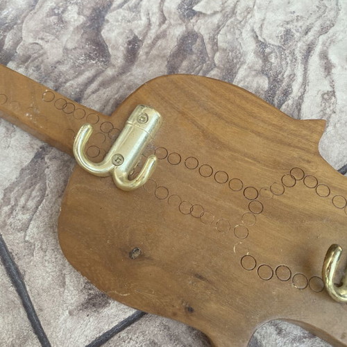 Wooden violin-shaped wall hook, solid wood