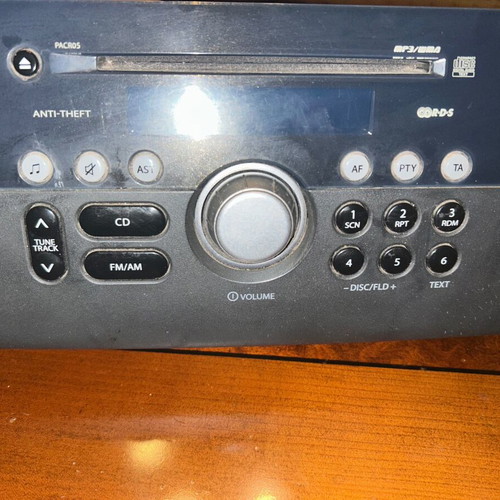 Suzuki Swift car audio system used, red