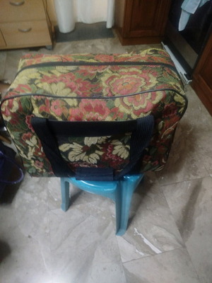 Singer electronic sewing machine like new
