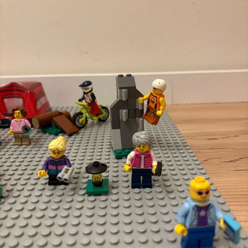 Lego City set 60202 Outdoor adventures used with figures and accessories