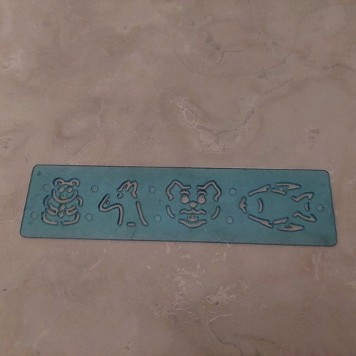 Ruler with 4 designs like new for drawing