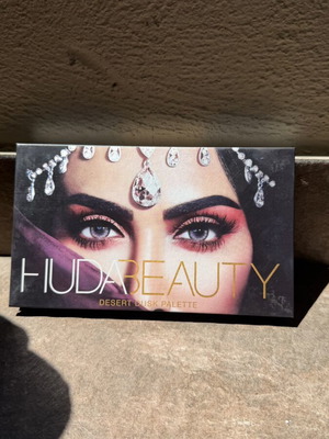 Huda Beauty Desert Dusk παλέτα σκιών σαν καινούργιο