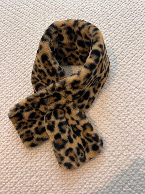 Fur leopard scarf new
