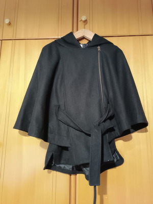 Μαύρο μάλλινο παλτό/κάπα Pull & Bear σαν καινούργιο, μέγεθος M