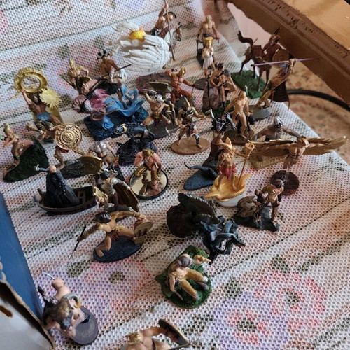 DeAgostini Mythology series magazines and miniatures like new