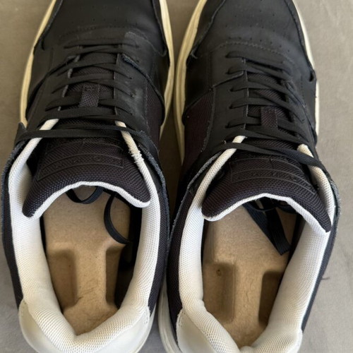 Tommy Hilfiger sneakers used, black leather, size 46