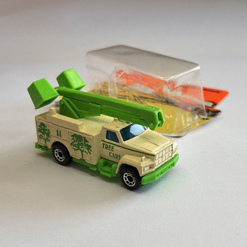 Matchbox 1993 No 74 Utility Truck Tree Care like new