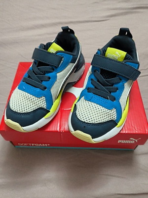 Puma kids athletic shoes size 30 used, blue