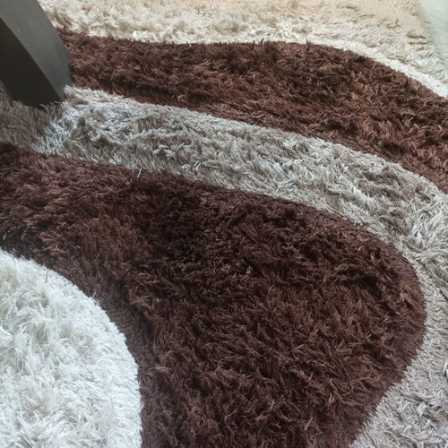 Living room rug used 270cm x 213cm with patterns