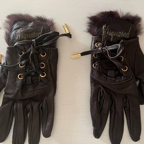 Dsquared2 leather gloves with fox fur used