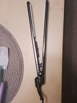 Hair straightener like new
