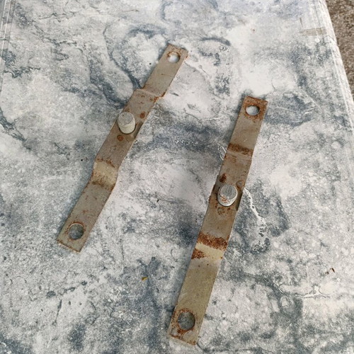 Support brackets for bus tasis used, pair 10€