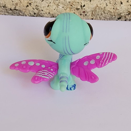 Littlest Pet Shop figure like new by Hasbro