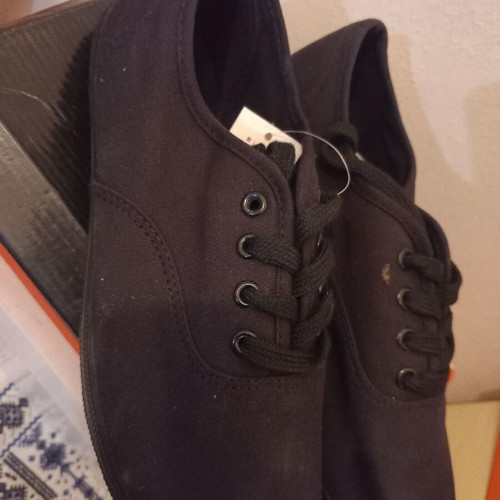 Black canvas shoes size 41