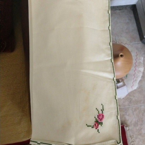 Tablecloth with embroidery and 12 napkins new, ecru color