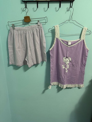Σετ πιτζάμες Lilac Bunny μεταχειρισμένο, αμάνικο τοπάκι και σορτσάκι