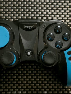 Ipega 9090 wireless controller used