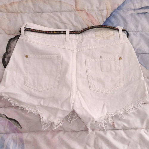BSB shorts like new with belt and embroidery, white, size M