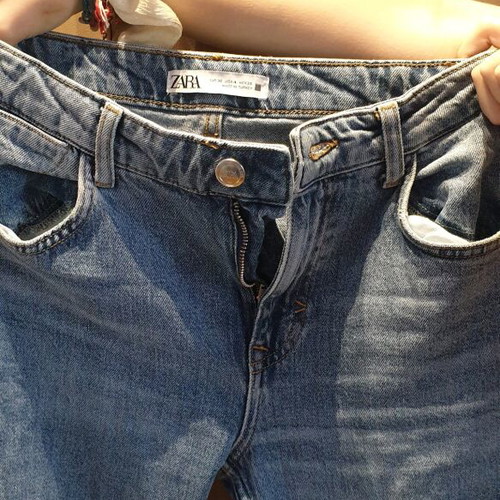 Zara jeans light blue with knee rip like new