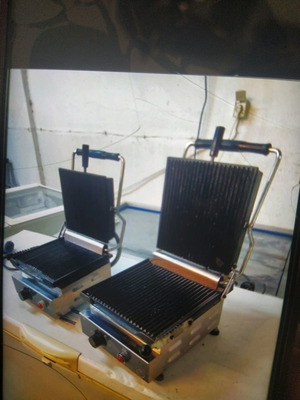 Professional toasters in excellent condition