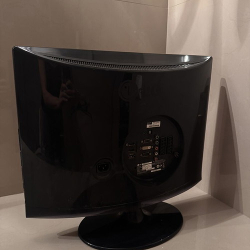 LG Flatron TV Monitor 20 Inch Model M2094DJ Like New