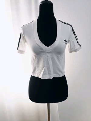 Crop top Adidas αφόρετο, μέγεθος XS, μαύρο και άσπρο
