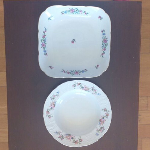 Czechoslovakian porcelain dinnerware set like new with replaced plates