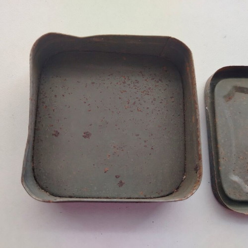Metal powder box "Poudre Dentifrice" used, circa 1920s-30s