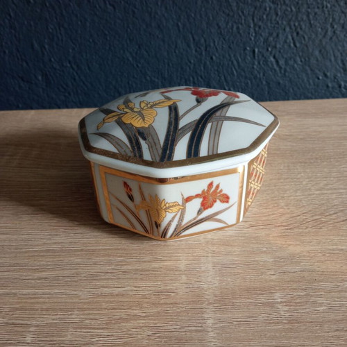 Seizan Japan porcelain jewelry box used