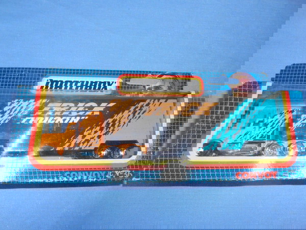MATCHBOX CY36 KENWORTH BOX CAR