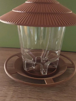 Hanging bird feeder new, suitable for garden use