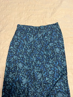 Lynee pants like new, size M 38 10, blue