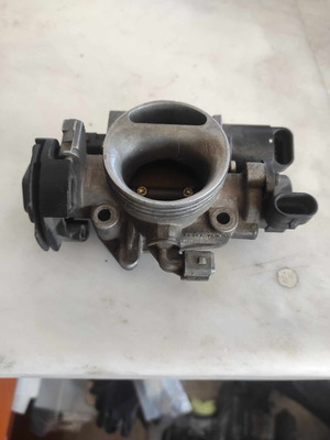 Πεταλούδα γκαζιού για Peugeot 106 '96-'03 μεταχειρισμένη σε άριστη κατάσταση