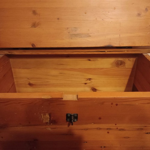 Vintage wooden chest like new, large solid wood storage trunk