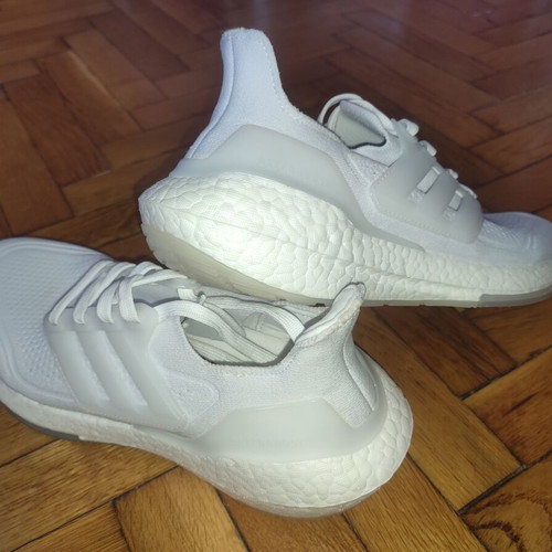 Adidas Ultraboost 22 sports shoes like new, white