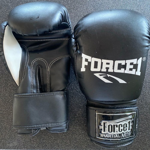 Force1 gloves like new
