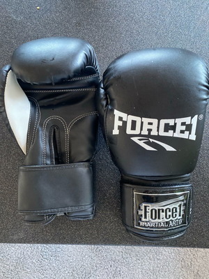 Force1 gloves like new