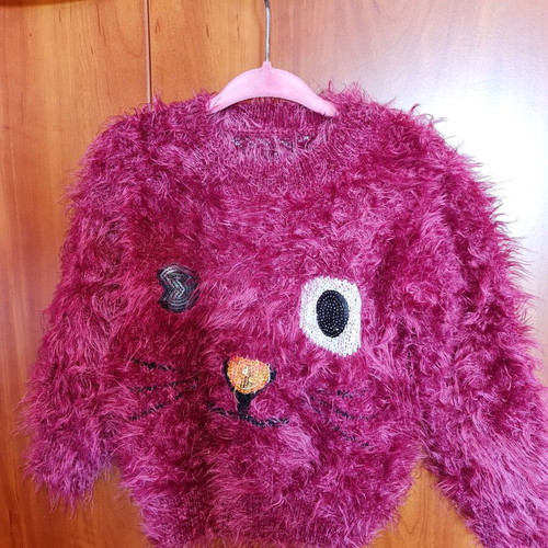Fluffy sweater 3 years old young dimension red burgundy like new