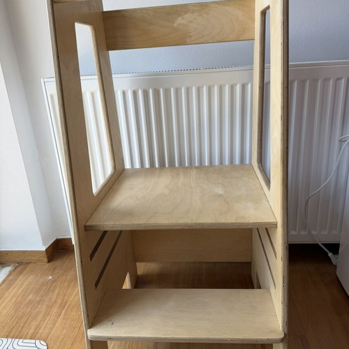 Wooden Montessori Learning Tower, very good condition