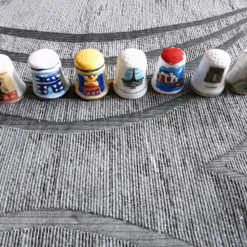 Porcelain thimbles collection like new, pack of 8 pieces