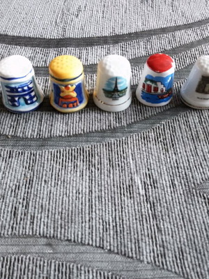 Porcelain thimbles collection like new, pack of 8 pieces