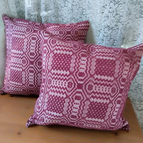Woven traditional pillows like new, 50x50 cm, burgundy, set of 2