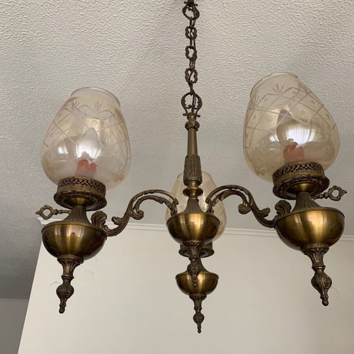 Chandelier with 3 lamps like new