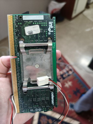 Intel Celeron 266 MHz Slot 1 processor used with cooler
