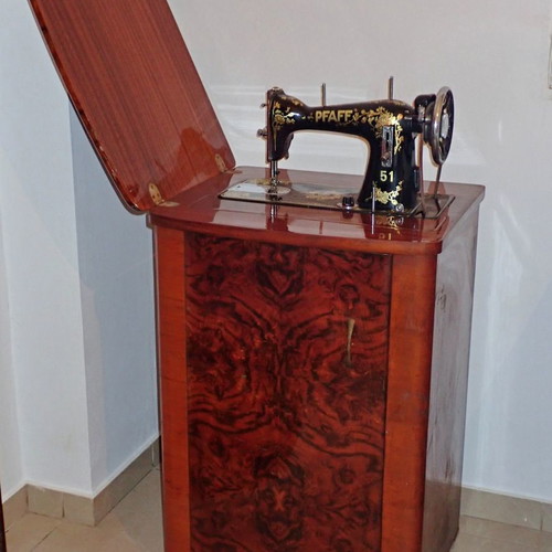 Pfaff sewing machine with cabinet used, excellent condition
