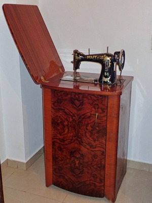 Pfaff sewing machine with cabinet used, excellent condition