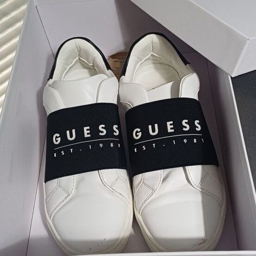 Guess sneakers for boys used, size 39, white